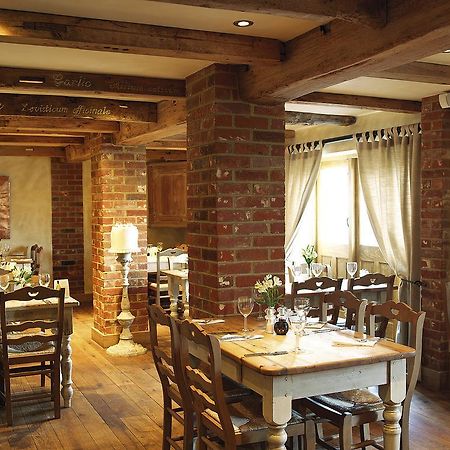 The Broad Leys Bed and Breakfast Aylesbury  Exteriör bild