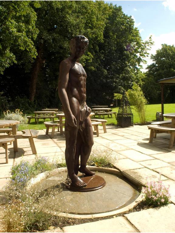 The Broad Leys Bed and Breakfast Aylesbury  Exteriör bild
