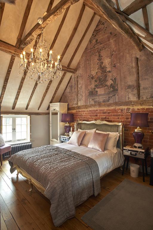 The Broad Leys Bed and Breakfast Aylesbury  Exteriör bild