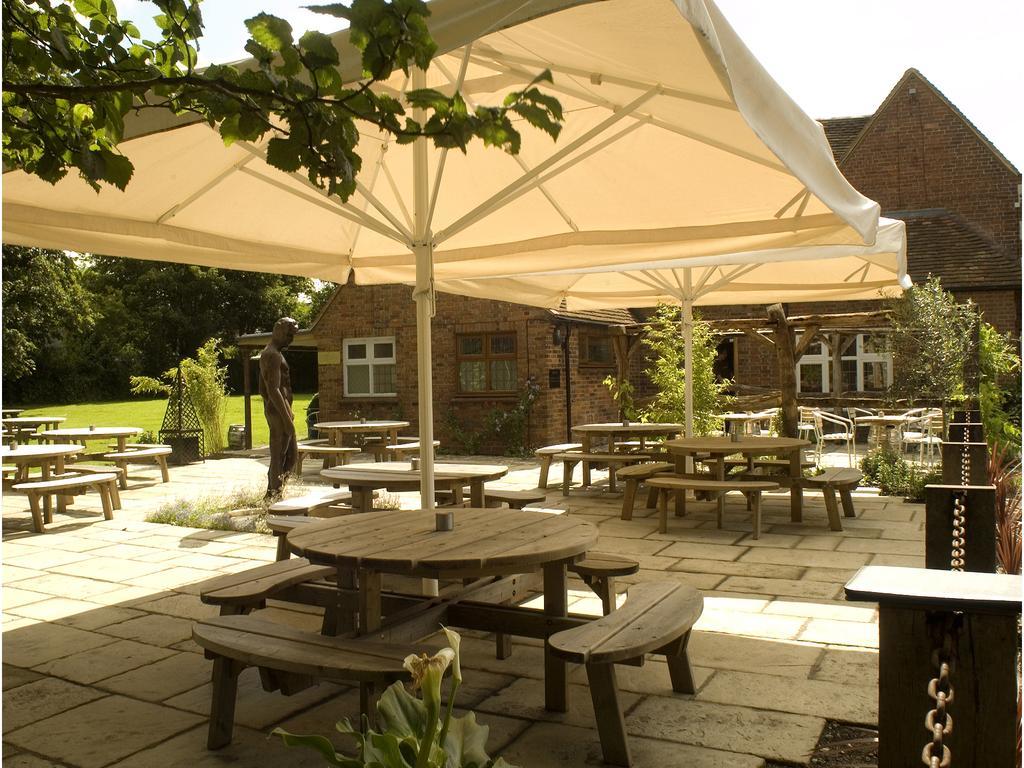 The Broad Leys Bed and Breakfast Aylesbury  Exteriör bild